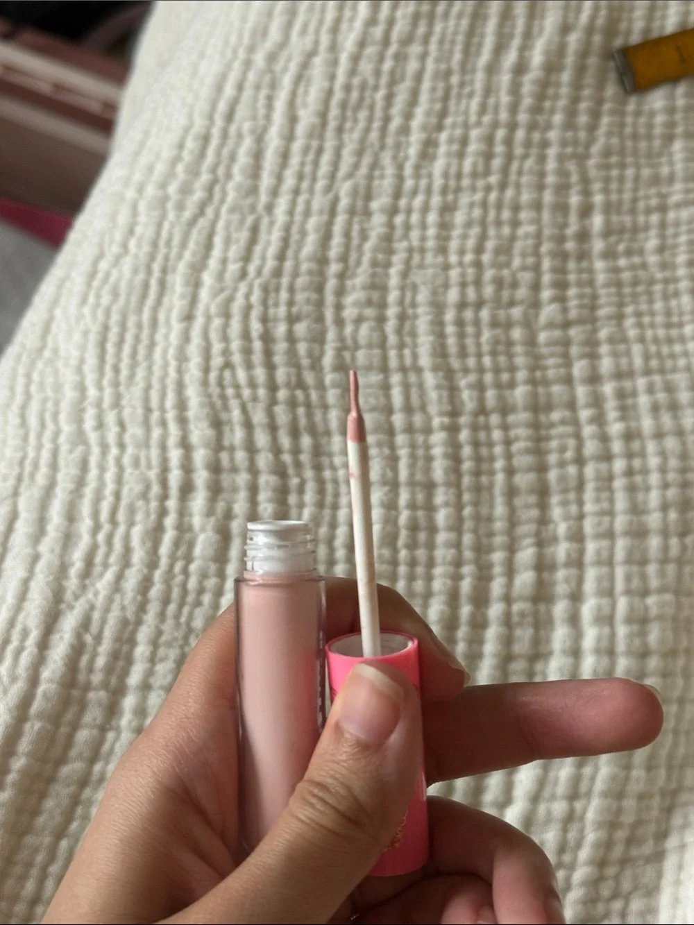 Lime  Crime Venus Liquid Eye Liner pastel light baby pink